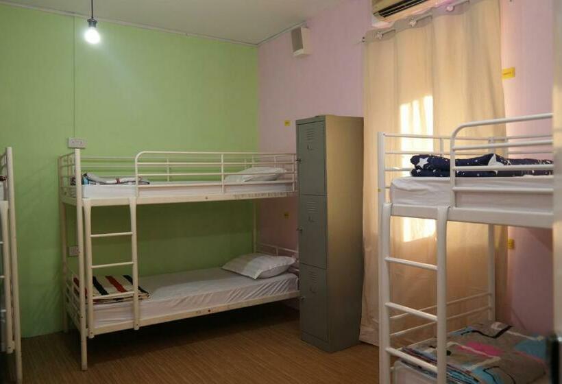 اتاق خانوادگی با سرویس بهداشتی مشترک, The Hive Singapore Hostel