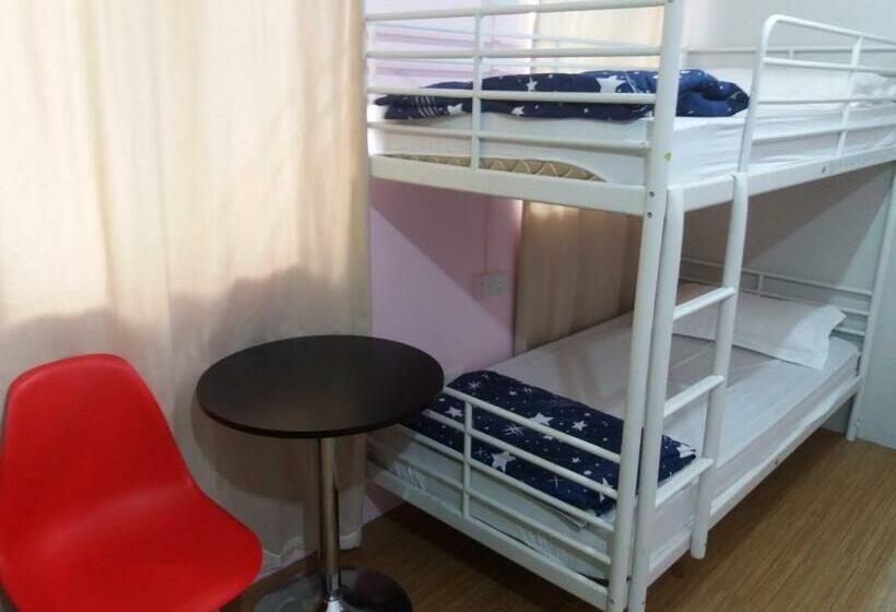 اتاق خانوادگی با سرویس بهداشتی مشترک, The Hive Singapore Hostel