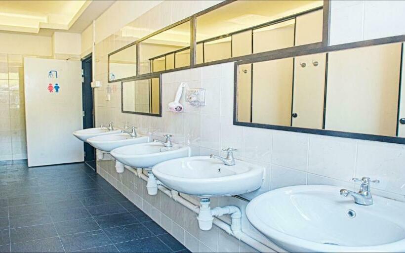 تختخواب در اتاق مشترک, The Hive Singapore Hostel