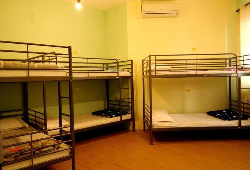 اتاق خانوادگی با سرویس بهداشتی مشترک, The Hive Singapore Hostel
