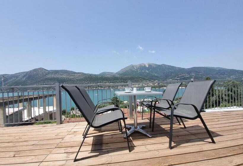 سوییت با چشم‌انداز دریا, Chakalaka Resort