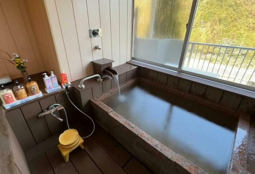 اتاق لوکس, Hinotani Onsen Misugi Resort