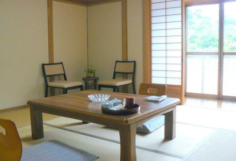 اتاق استاندارد با سرویس بهداشتی مشترک, Yunohiraonsen Ryokan Yamashiroya