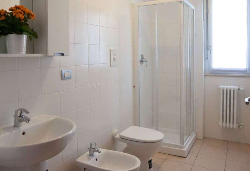2 Bedroom Apartment, Housing32 Apartments