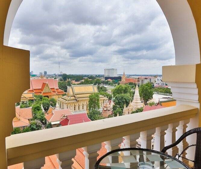 استودیوی استاندارد با چشم‌انداز شهر, Palace Gate Hotel & Residence By Ehm