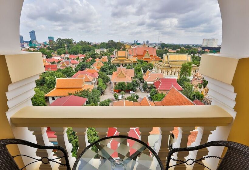 استودیوی استاندارد با چشم‌انداز شهر, Palace Gate Hotel & Residence By Ehm