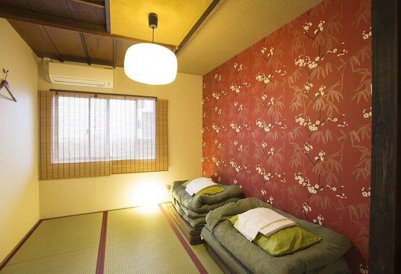 اتاق اکونومی, Osaka Guest House U En
