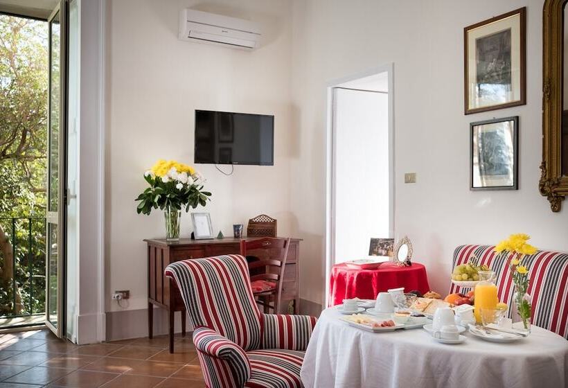 سوییت جونیور با بالکن, Palazzo Bernardini Suites