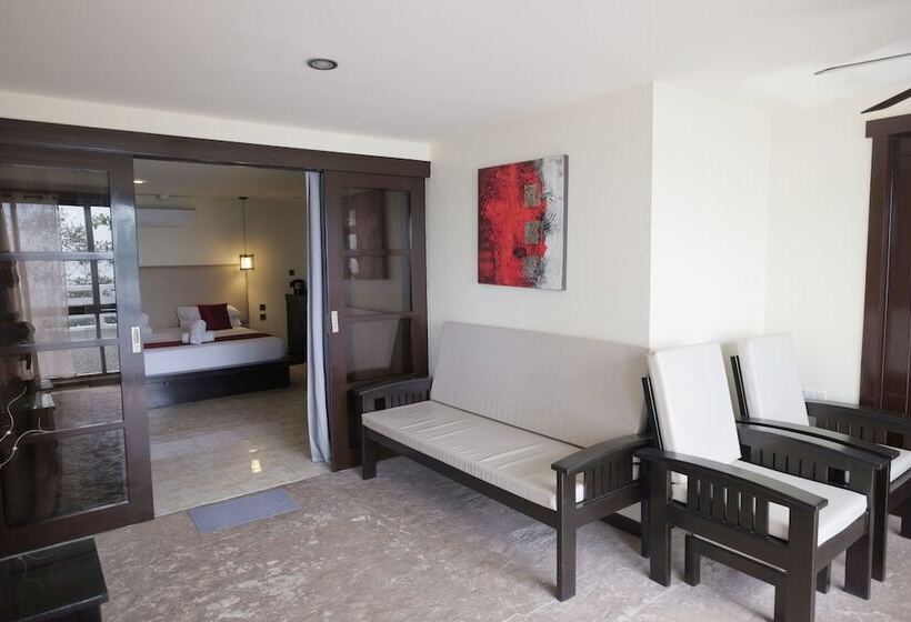 سوییت با چشم‌انداز دریا, Cliffside Resort