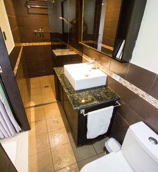 سوییت با چشم‌انداز دریا, Cliffside Resort