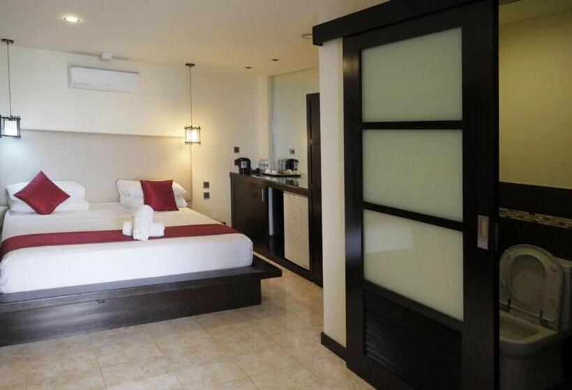 سوییت با چشم‌انداز دریا, Cliffside Resort
