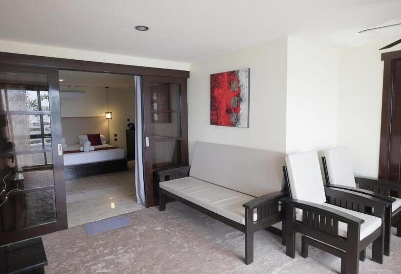 سوییت با چشم‌انداز دریا, Cliffside Resort