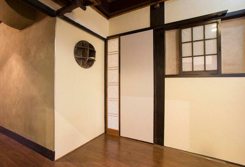 اتاق عادی, Osaka Guest House U En