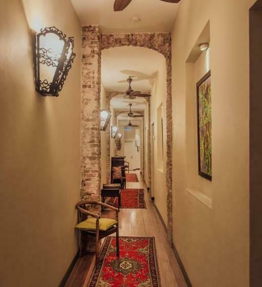 اتاق لوکس, Campbell House