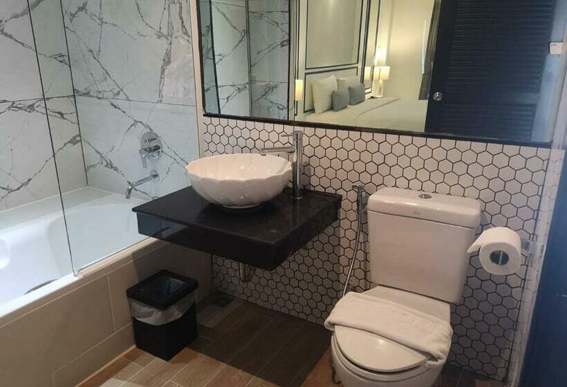 اتاق سوپریور, De Coze