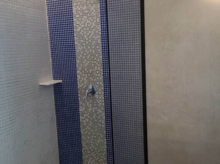 اتاق سوپریور, De Coze