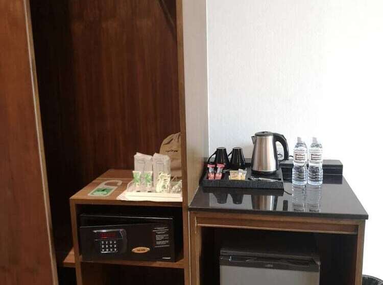 اتاق سوپریور, De Coze