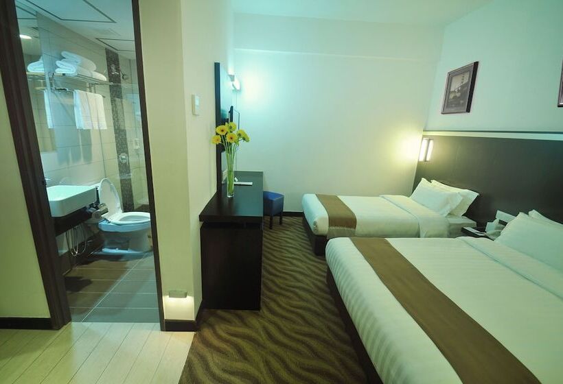 اتاق لوکس سه تخته, Dreamtel Kota Kinabalu