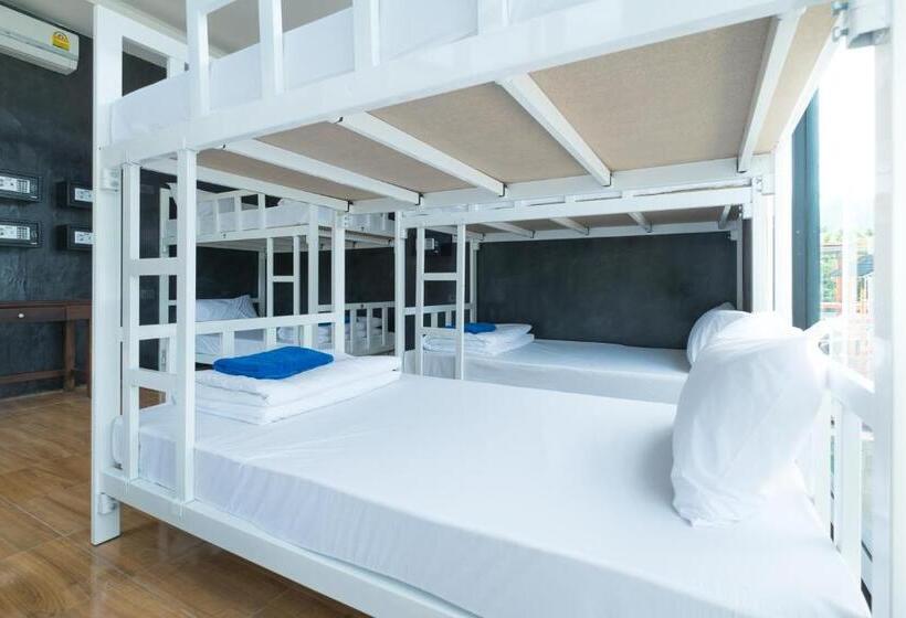 تختخواب در اتاق مشترک, Ibiza Phi Phi