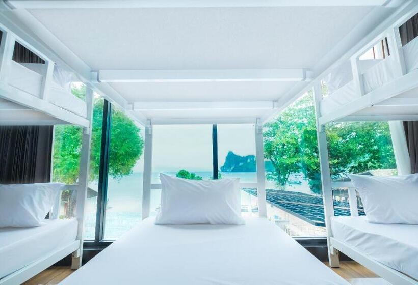 تختخواب در اتاق مشترک, Ibiza Phi Phi