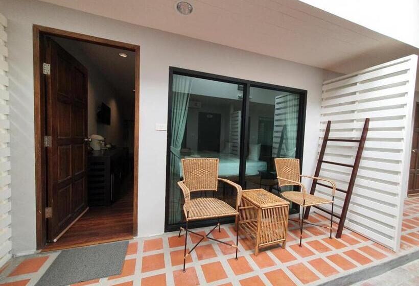 اتاق لوکس, Ibiza Phi Phi