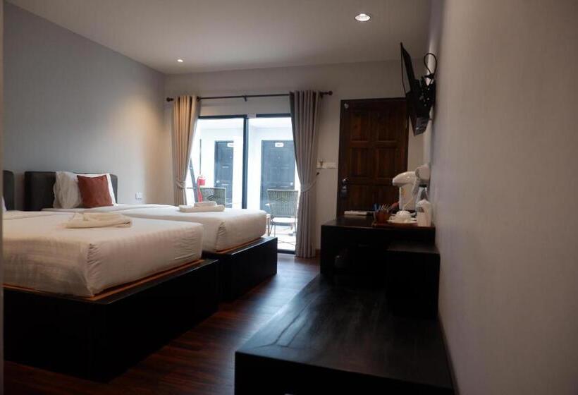 اتاق لوکس, Ibiza Phi Phi