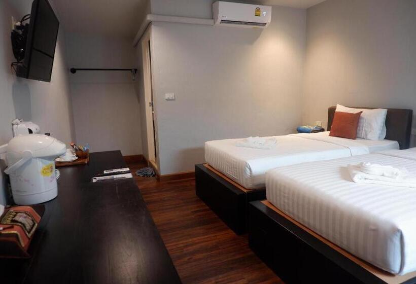 اتاق لوکس, Ibiza Phi Phi