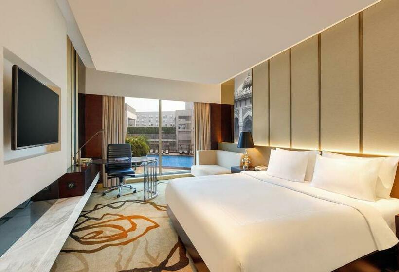 اتاق پرمیوم, Pride Plaza Hotel, Aerocity New Delhi