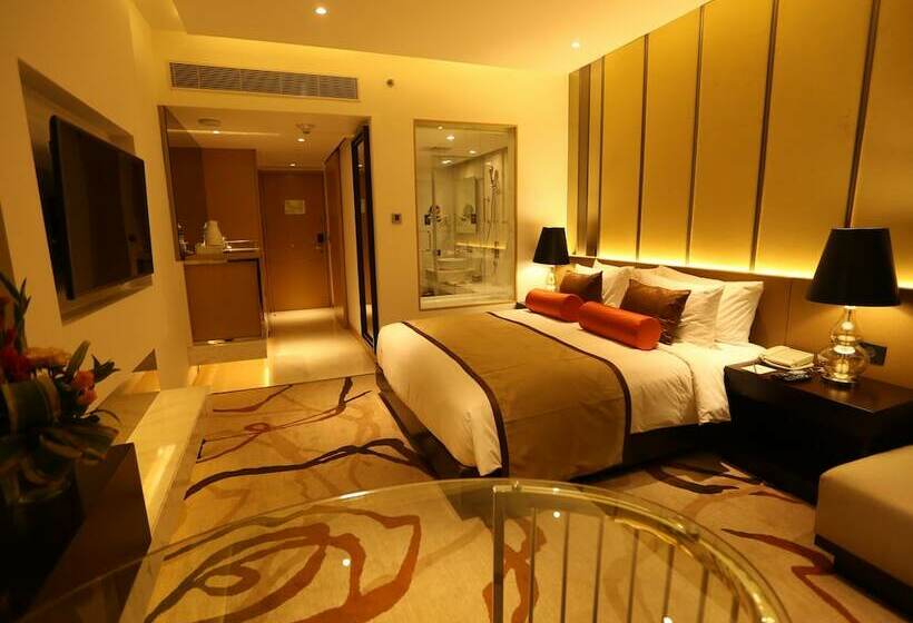 Deluxe Room, Pride Plaza  Aerocity Delhi