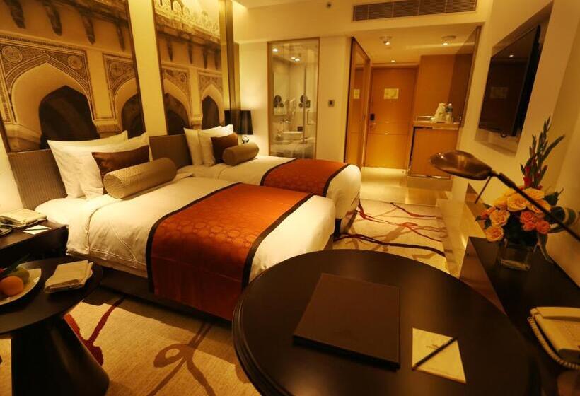 Deluxe Room, Pride Plaza  Aerocity Delhi