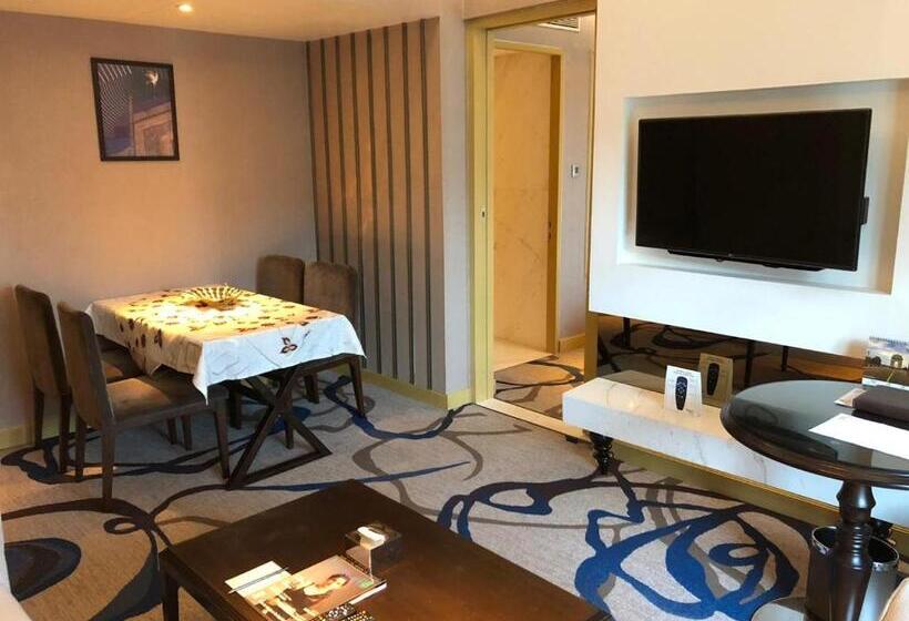 سوییت لوکس, Pride Plaza Hotel, Aerocity New Delhi