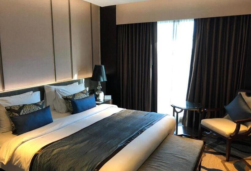 سوئیت پریمیوم, Pride Plaza Hotel, Aerocity New Delhi