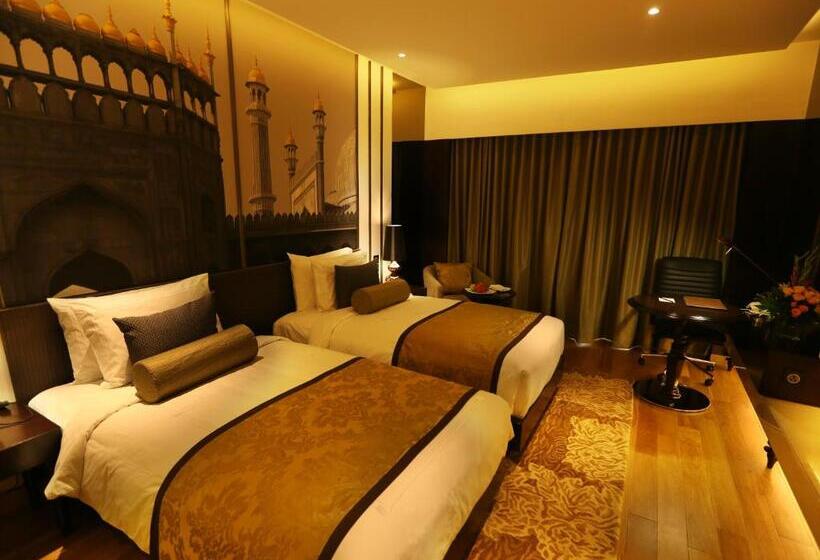 Superior Room, Pride Plaza  Aerocity Delhi