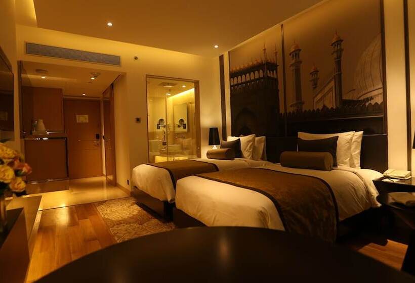 Superior Room, Pride Plaza  Aerocity Delhi