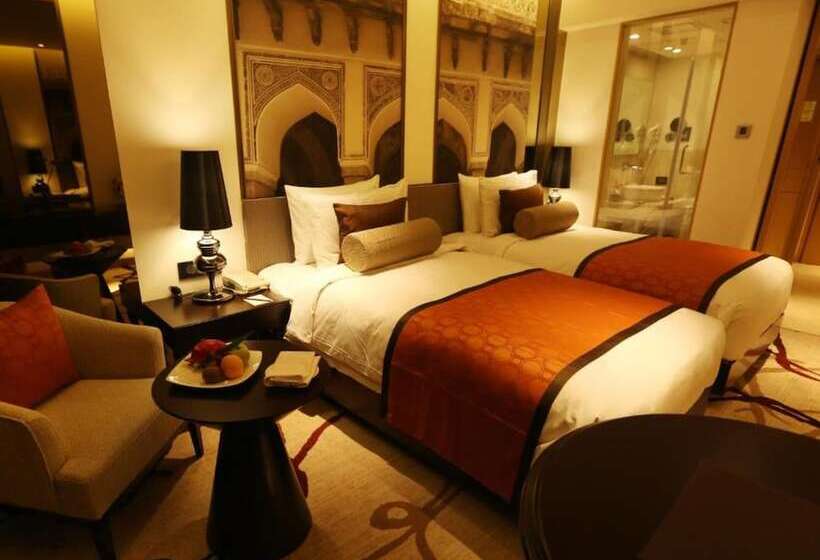 اتاق لوکس, Pride Plaza Hotel, Aerocity New Delhi