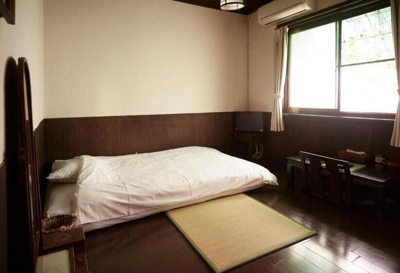 Economy Zimmer, Takeyaso Ryokan