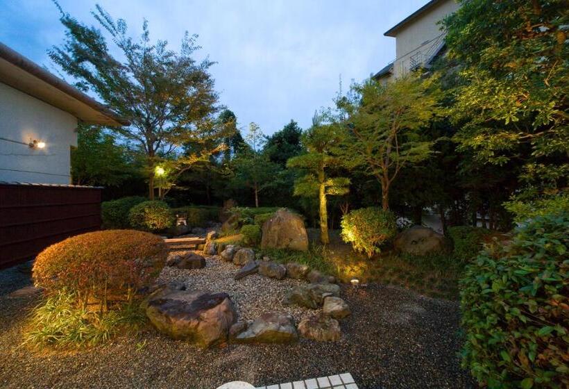 اتاق استاندارد سه نفره, Ogoto Onsen Yunoyado Komolebi