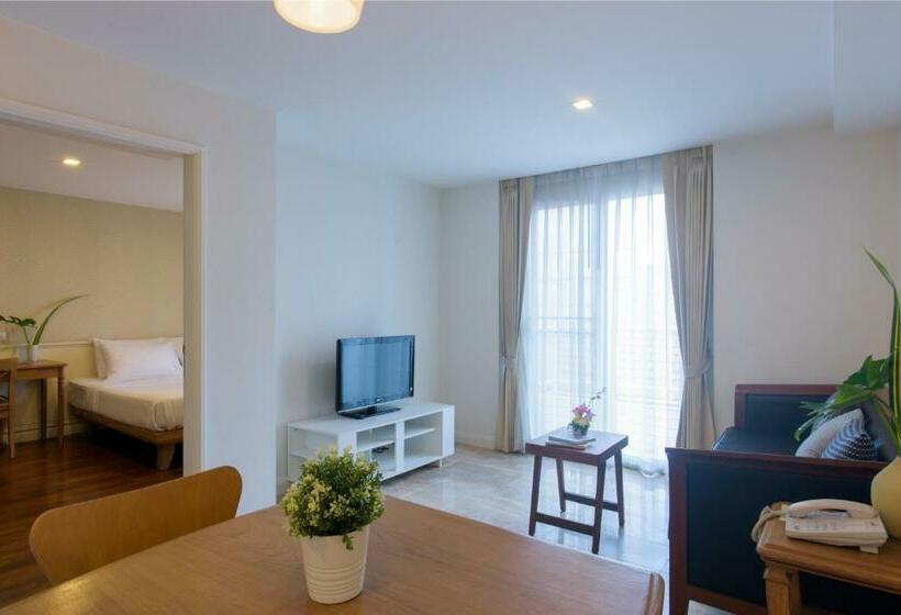 سوییت, Sabai Sathorn Service Apartment
