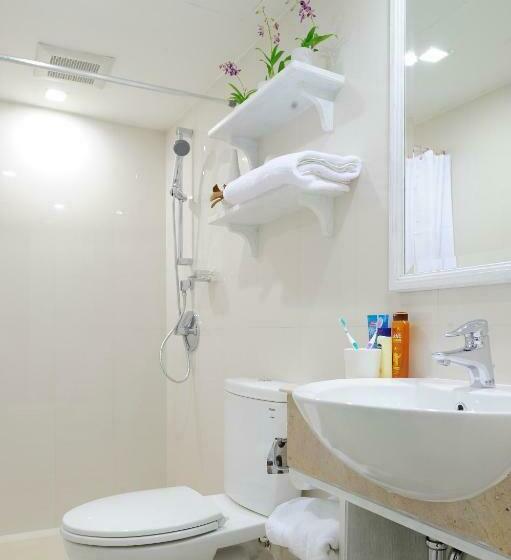 سوییت, Sabai Sathorn Service Apartment