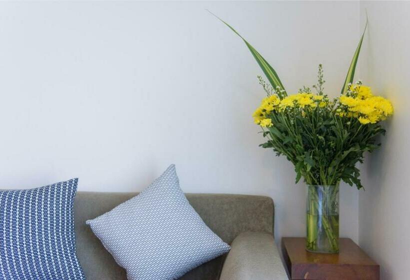 سوئیت 2 خوابه, Sabai Sathorn Service Apartment