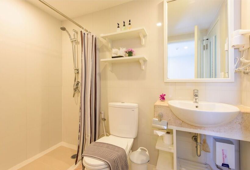 سوییت خانوادگی, Sabai Sathorn Service Apartment