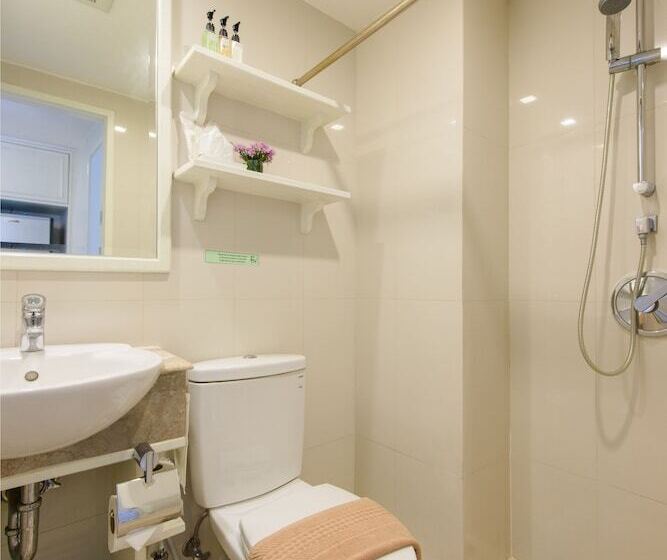 سوییت خانوادگی, Sabai Sathorn Service Apartment