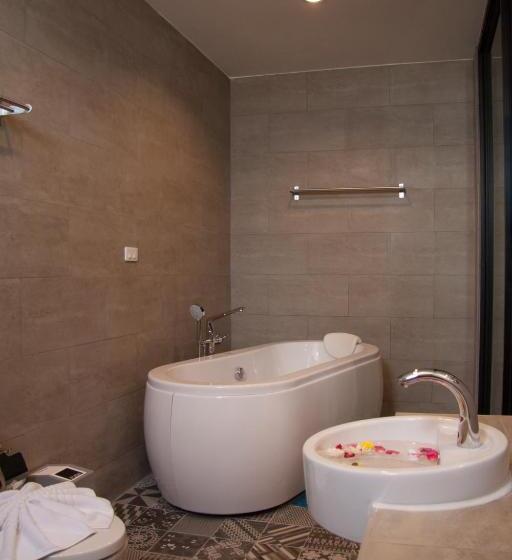 اتاق لوکس, Behind The Scene Hotel Club @ Samui