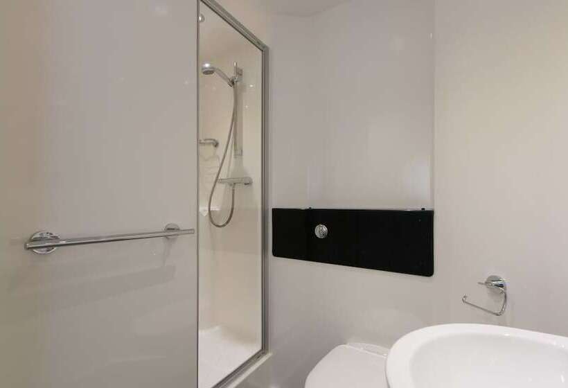 5 Bedroom Apartment, Destiny Student Murano   Campus Accommodation