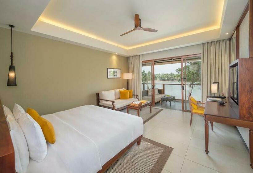 اتاق لوکس با چشم‌انداز دریاچه, Anantara Kalutara Resort