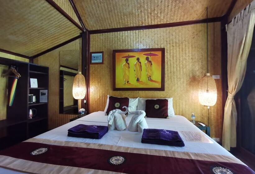 بانگلوی لوکس, Baan Sukreep Resort