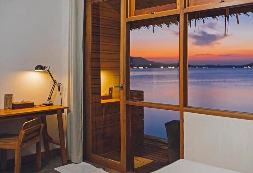 بانگلوی استاندارد, Escape Beach Resort   New Look Renovated