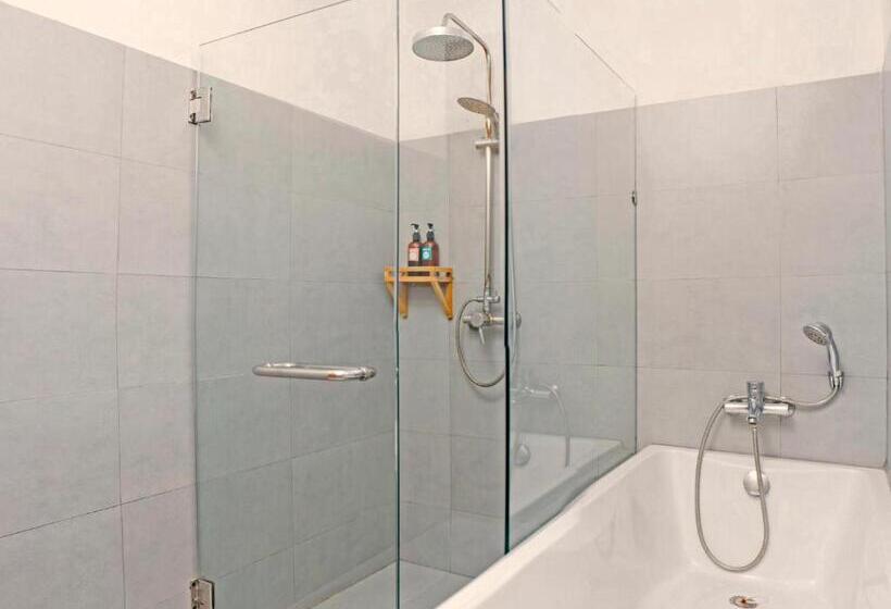 بانگلوی استاندارد, Escape Beach Resort   New Look Renovated