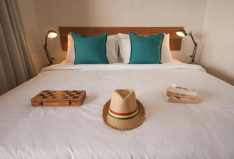 بانگلوی استاندارد, Escape Beach Resort   New Look Renovated