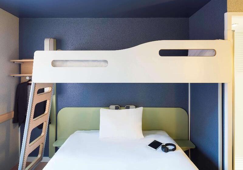Triple Standard Room with Bunk Beds, Ibis Budget Zurich Airport
